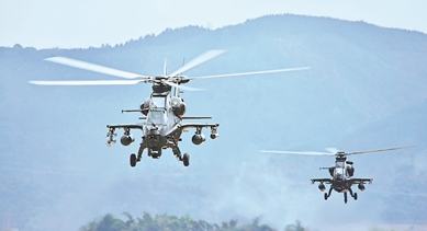 第75集團(tuán)軍某旅組織飛行訓(xùn)練